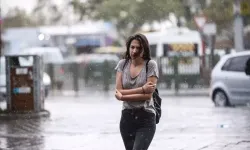 Montlar Hazır mı? İstanbul ve Kuzey İllerde Yaz Resmen Bitti! Sağanak Yağış ve Sıcaklık Düşüşü Geliyor