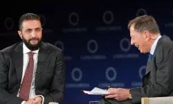 20 Yıl Önce Başına Ödül Konmuştu, Şimdi Aynı Sahnedeler: Şara ile Petraeus'un Sıra Dışı Diyaloğu