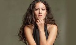 Sessizliğini Bozan Pelin Akil Şarkıcı Oluyor
