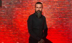 Tolga Öztürk: “Oyunculuk Benim İçin Kendini Keşfetme Yolculuğu”