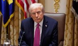 Trump'ın Uçağının Yakınında Şüpheli Yapı!