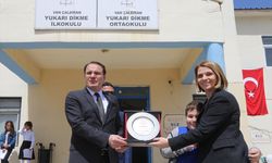 Hayırsever kadın İran sınırındaki okula bilgisayar laboratuvarı kurdu