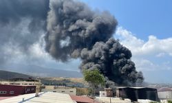 GÜNCELLEME - Hatay'da antrepoda çıkan yangına havadan ve karadan müdahale ediliyor