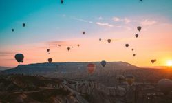 Kapadokya semaları figürlü balonlarla şenlendi