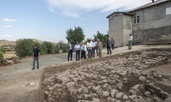 Tunceli Valisi Özkan, Tozkoparan Höyüğü'ndeki kazı çalışmalarını inceledi