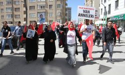 Vanlı aileler HDP İl Başkanlığı önündeki eylemlerini sürdürdü