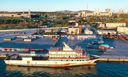 Yunanistan Sahil Güvenlik birimlerinin taciz ateşi açtığı gemi Haydarpaşa Limanı'na yanaştı