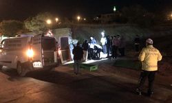 Kayseri'de otomobil istinat duvarına çarptı: 1 kişi öldü 3 kişi yaralandı