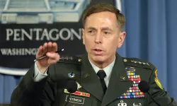 Eski CIA Başkanı Petraeus: Rusya nükleer saldırıda bulunursa askeri güçleri imha edilir