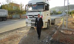 Gaziantepli tır şoförü, aracını gelin arabası yaptı