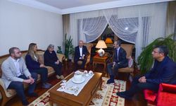 Kılıçdaroğlu, gazeteci Tülay Ünal Öçten'e taziye ziyareti gerçekleştirdi