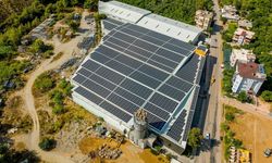 CW Enerji Antalya'da bir fabrikanın çatısına güneş enerjisi santrali kurduğunu duyurdu