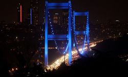 İstanbul'da iki köprü, Dünya Çocuk Hakları Günü için ışıklandırıldı
