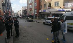 Küçükçekmece'de iki grup arasında bıçaklı kavga çıktı: Üç kişi yaralandı