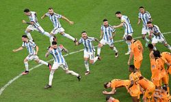 Messi yıldızlaştı, Arjantin yarı finale çıktı!