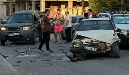 Öfkeli Kadın Eşinin Aracını Hurdaya Çevirdi!