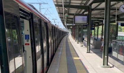 Bakırköy Metro İstasyonunda Raylara Atlayan Yolcu İntihar Etti