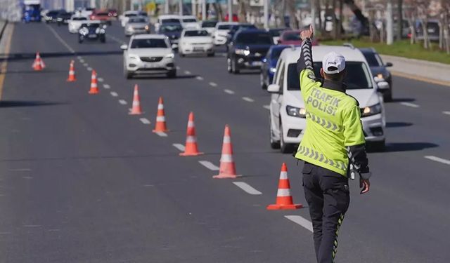 Bayramın 1. günü yollar nasıl? Yurt genelinde yol durumu (6 Haziran 2025)