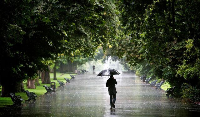 Meteoroloji uyardı: Sağanak geliyor, sıcaklıklar 5 derece düşecek!