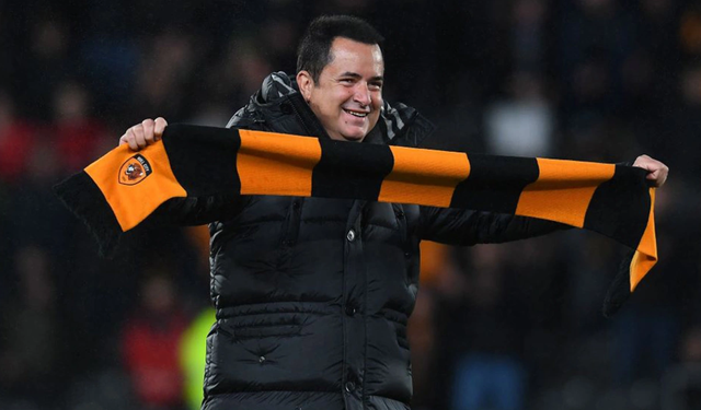 Acun Ilıcalı rahat bir nefes aldı: Hull City averajla ligde kaldı