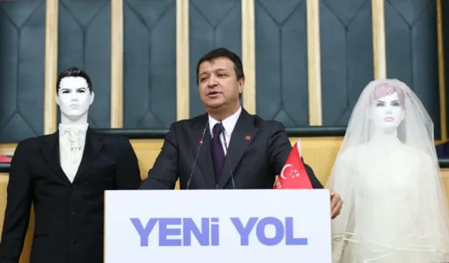 Meclis'te ilginç anlar! Kürsüye gelin ve damat mankeniyle çıktı