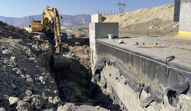 Sivas'ta Tünel'de Toprak Kayması: 2 İşçi Hastaneye Kaldırıldı