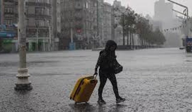 Meteoroloji İstanbul İçin Saat Verdi