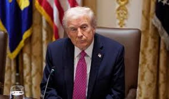 Trump'ın Uçağının Yakınında Şüpheli Yapı!