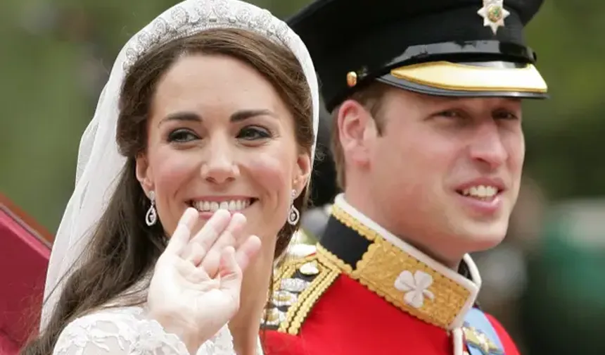 3. Halo Tacı: Yaklaşık 1 milyon 102 bin 150 Dolar

Halo Tacı aslen Kral George VI tarafından Kraliçe Anne Kraliçe Elizabeth'e bir hediyeydi ve sonunda 18. doğum gününde Kraliçe II. Elizabeth'e geçti. 