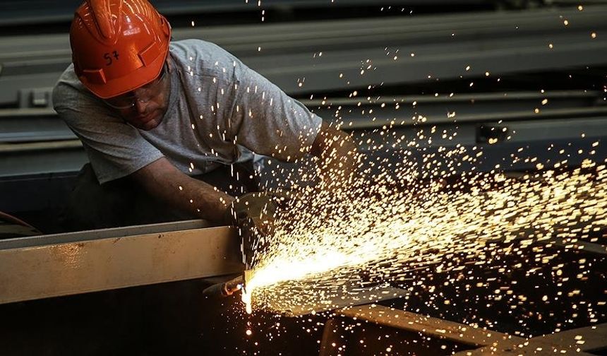 Sanayi üretimi yıllık yüzde 3,3 arttı
