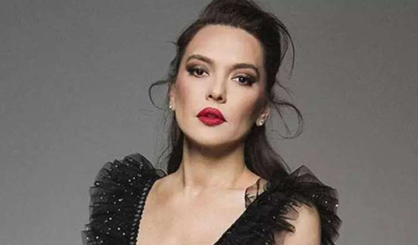 Demet Akalın sigara içen seyirciye patladı! “S*çtın programın içine!”