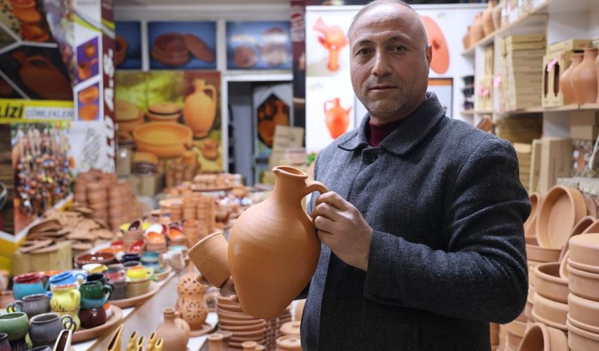 Çömlek üreticisi Münir Suncak; ''Dünyada insanlar çömleğe yöneldi, satışlar da buna bağlı olarak eskiye göre arttı'' dedi.