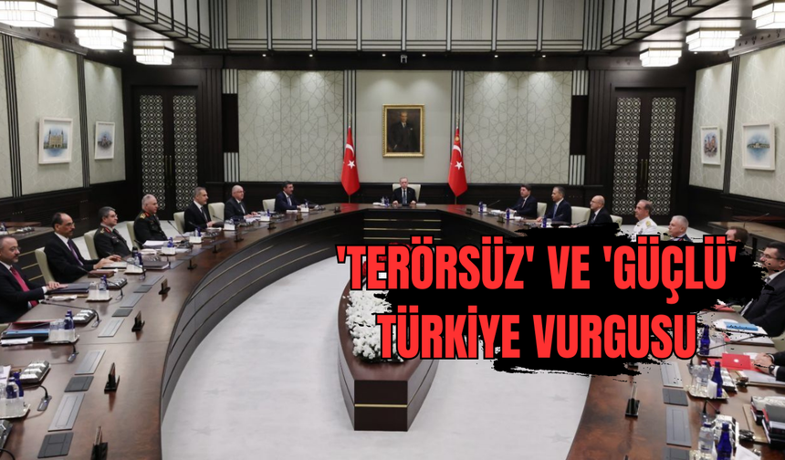 MGK’dan kritik mesajlar!