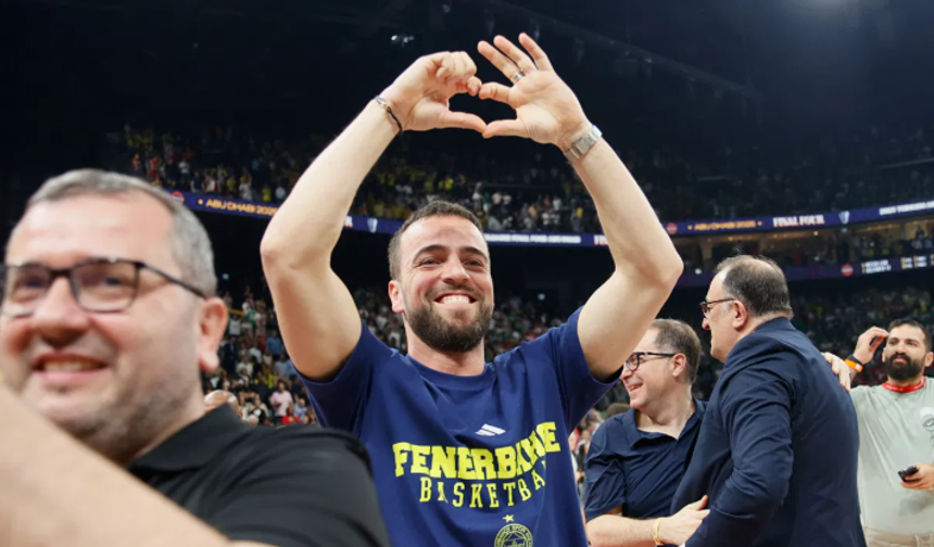 Melih Mahmutoğlu'ndan 'Galatasaray'a gönderme: ''Biz yanak okşatmadan da şampiyon olabiliyoruz''
