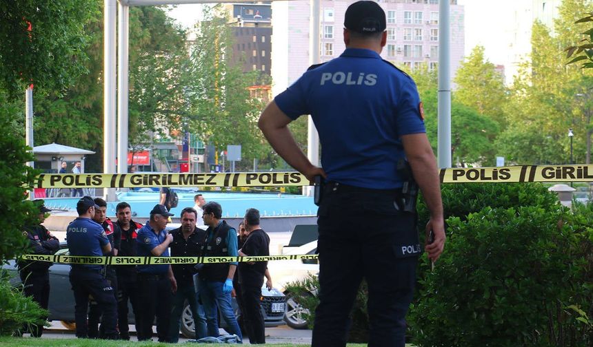 TBMM önünde silah sesleri!