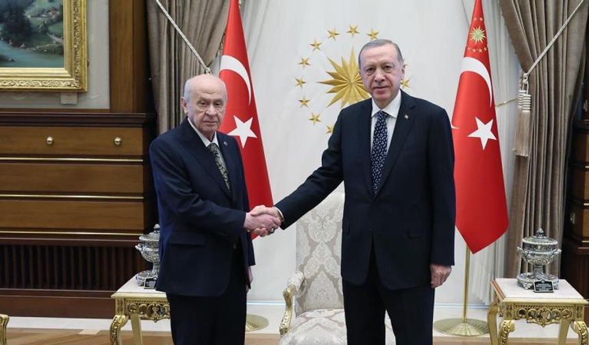 Bahçeli'den Erdoğan'a: "YOLUNDAN CAYMAYA HAKKIN YOK"