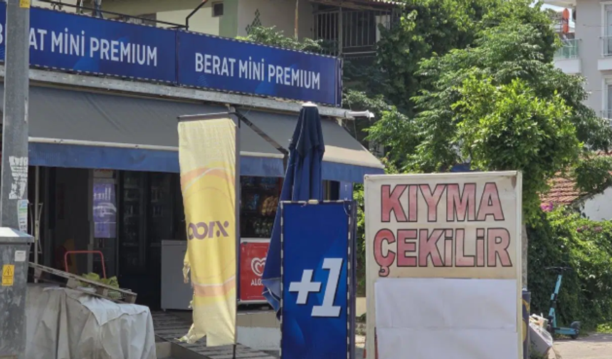 Tekel bayisinde 'kıyma çekilir' afişi
