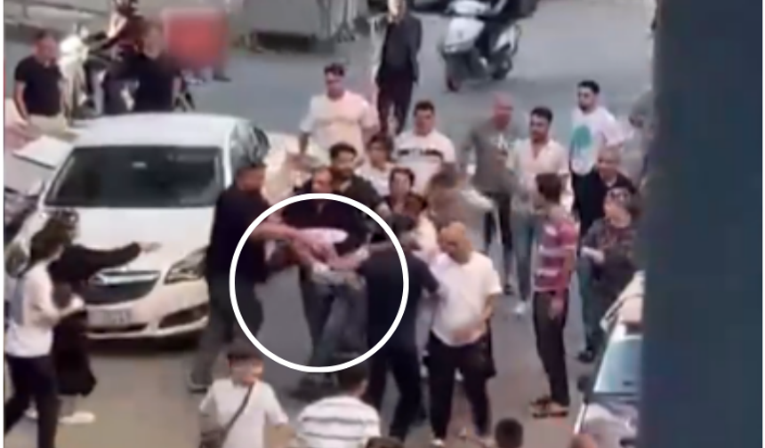 Kapıları zorlayan madde bağımlısına mahalleliden meydan dayağı!