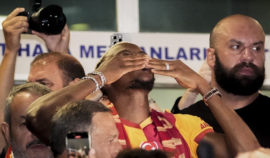 75 Milyon Euroluk Fırtına: Osimhen Galatasaray'da!