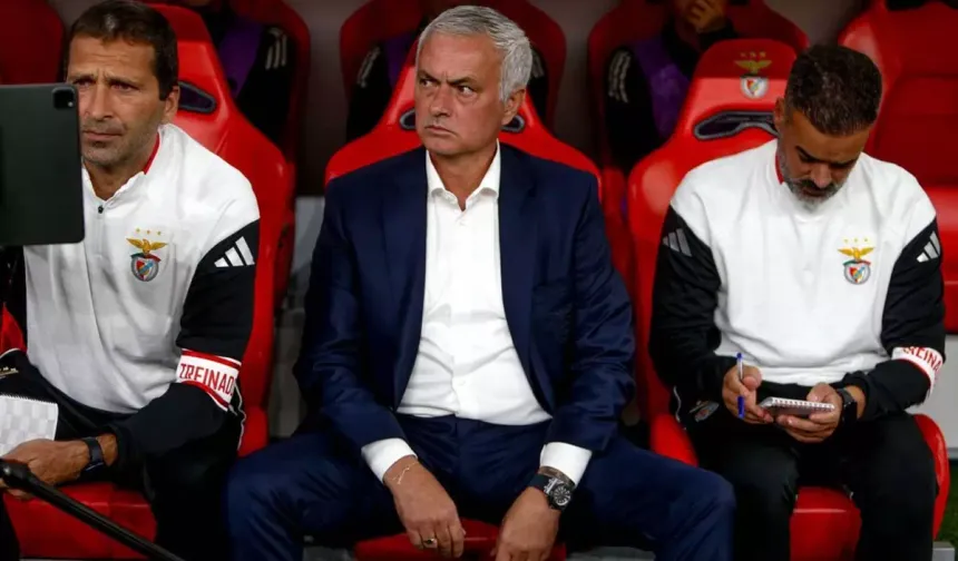 Mourinho Ölüm Kalım Maçı Gibi İzledi! Benfica Zorlandı Ama Kazandı