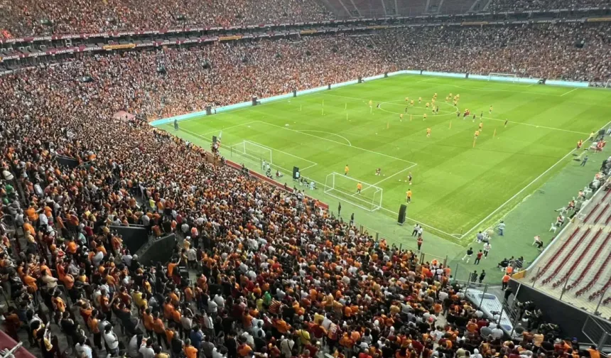 Taraftarı heyecan bastı! Galatasaray, Şilili yıldız Felipe Loyola'nın peşinde