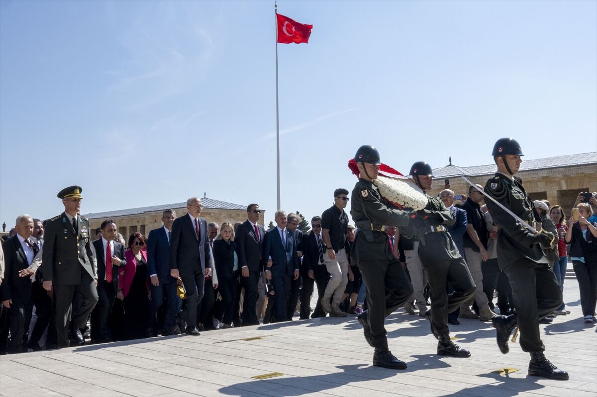 AA-20230909-32108649-32108646-CHP_100UNCU_KURULUS_YILINI_KUTLUYOR