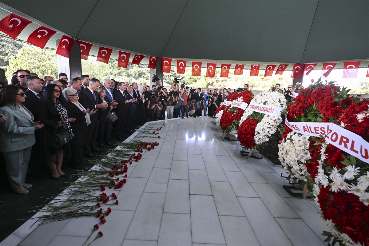 AA-20230917-32170868-32170862-MENDERES_ZORLU_VE_POLATKAN_IDAM_EDILISLERININ_62_YILINDA_ANILDI
