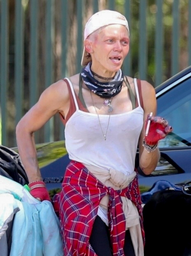 struggle-real-former-baywatch-star-841299086