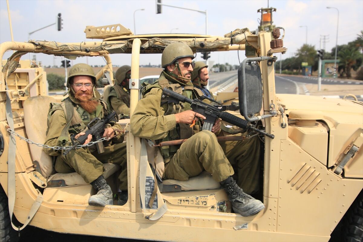 AA-20231011-32373147-32373143-ISRAIL_ORDUSU_GAZZEYI_OBUSLERLE_YOGUN_SEKILDE_VURUYOR