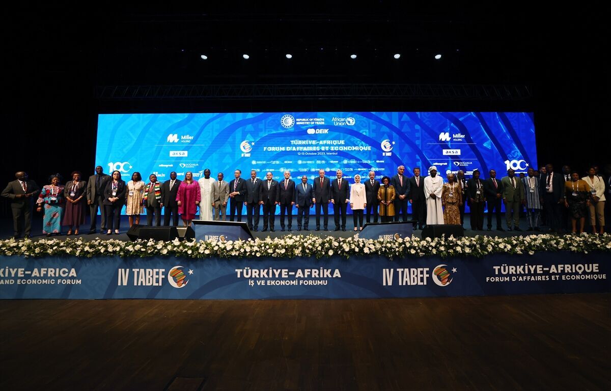 AA-20231013-32394626-32394624-TURKIYEAFRIKA_4_IS_VE_EKONOMI_FORUMU_KAPANIS_TORENI