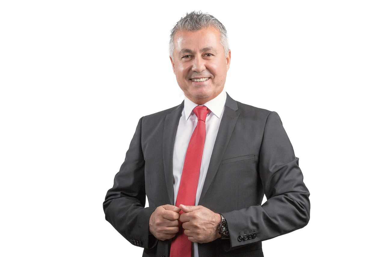 şükrü sözen