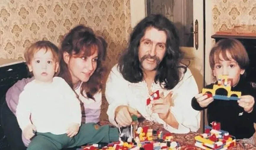 BARIŞ MANÇO VE AİLESİ