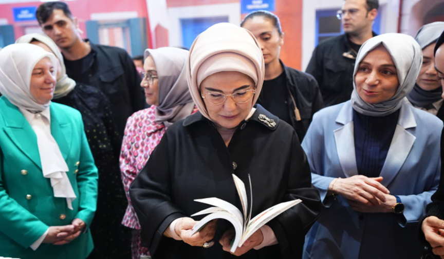 Emine Erdoğan'dan kültür günleri ziyareti