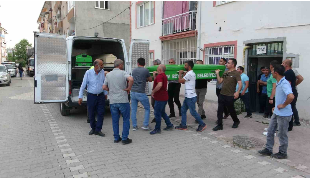 İnfaz koruma memuru evinde ölü bulundu